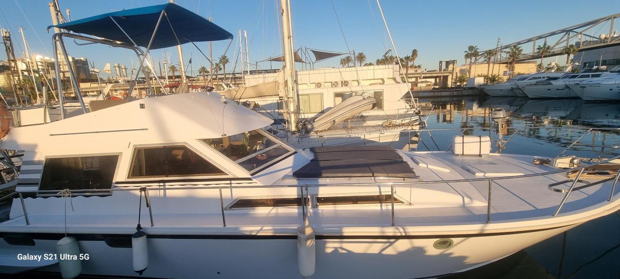 Beautiful And Comfy Boat In Barcelona With Boat Tour Option Hotel Exterior photo